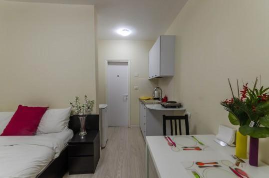 Zimmer Ba'Ir Kefar Sava Exterior photo