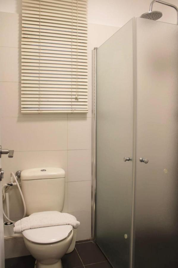 Zimmer Ba'Ir Kefar Sava Exterior photo